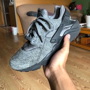 Size 8.5 US Mens Nike Air Huarache